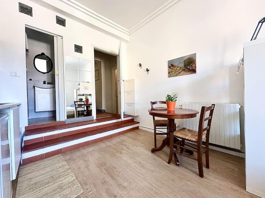 Warm Retreat In The Heart Of Cls Station Appartamento Firenze