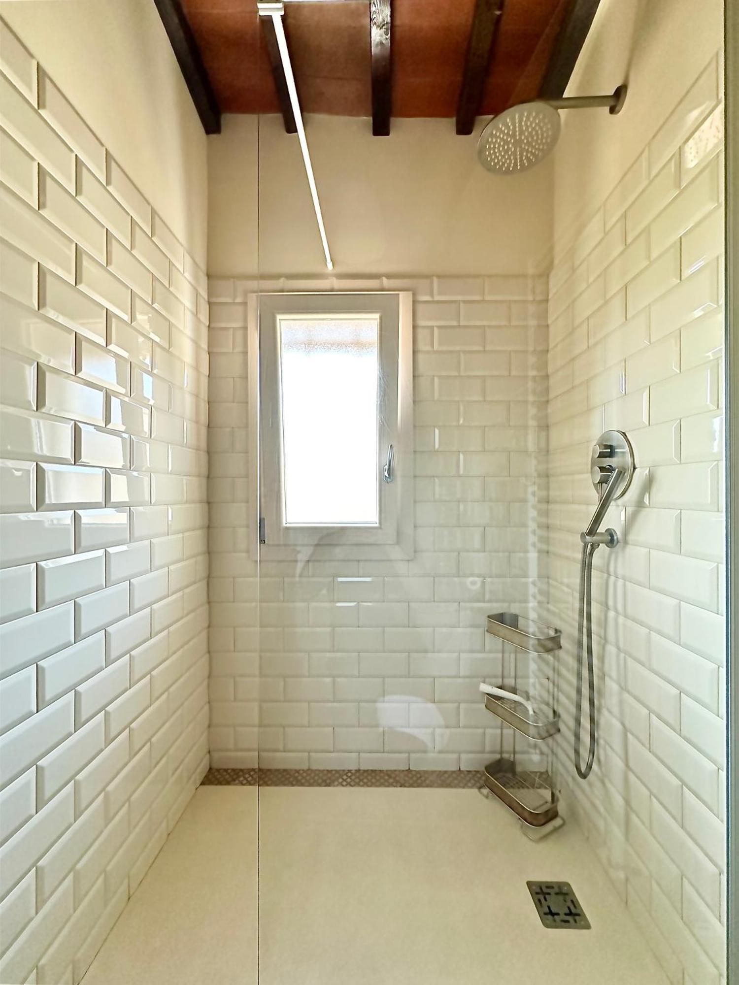 Warm Retreat In The Heart Of Cls Station Appartamento
